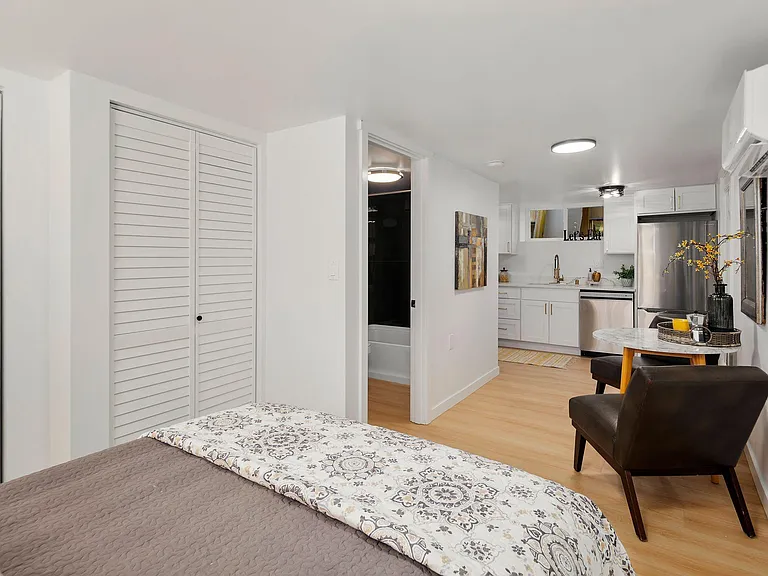 1624 Hoyt Ave #B — Photo 10
