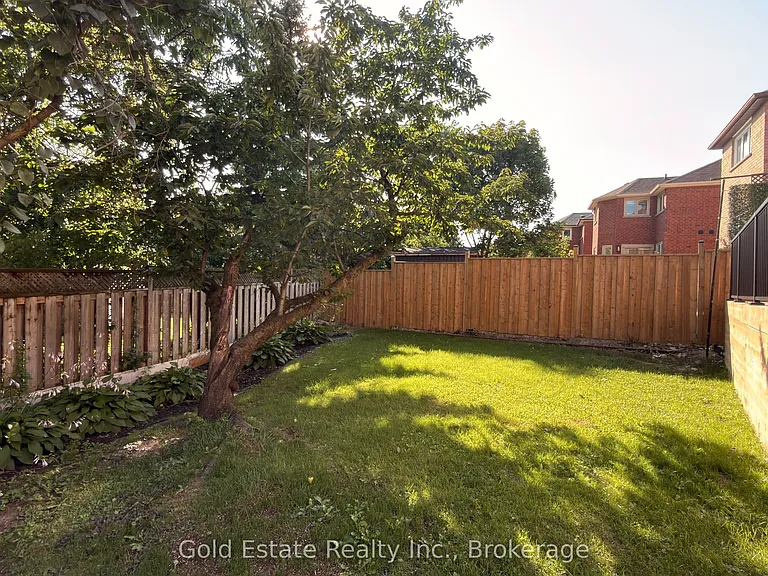 5202 Huntingfield Dr E — Photo 31