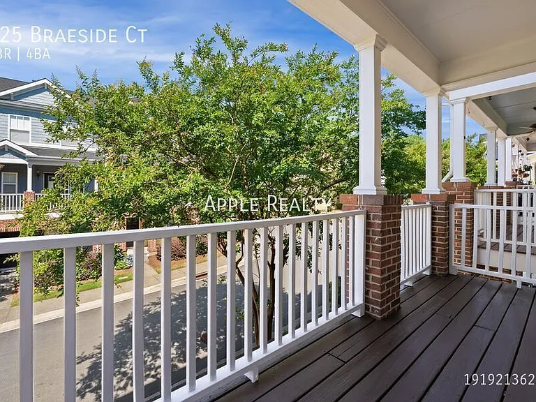 125 Braeside Ct — Photo 15