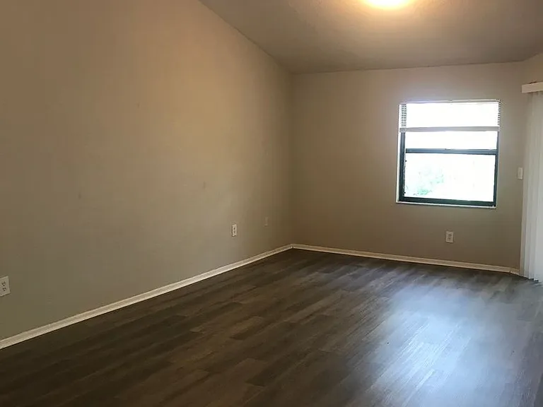 7709 Sugar Bend Dr — Photo 4