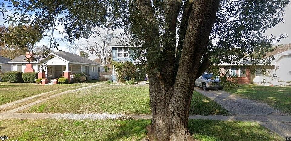 2nd image of 3464 Coldwell St
