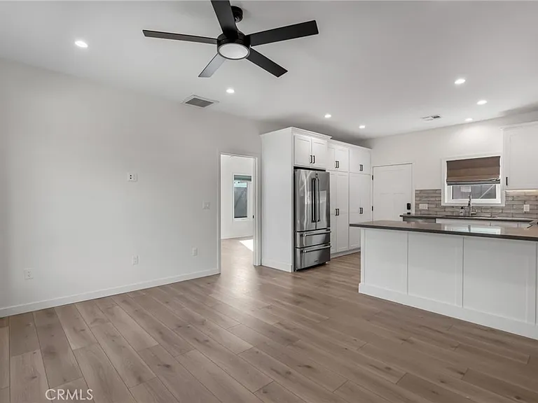 22434 Berdon St — Photo 5