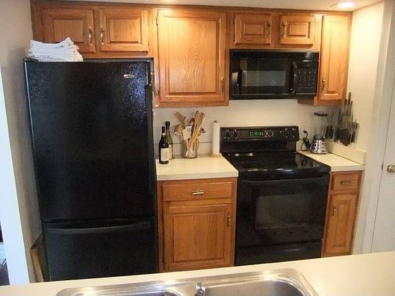 4th image of 2909A S Woodstock St #1