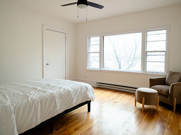 2nd image of 1126 Jefferson St NE #2