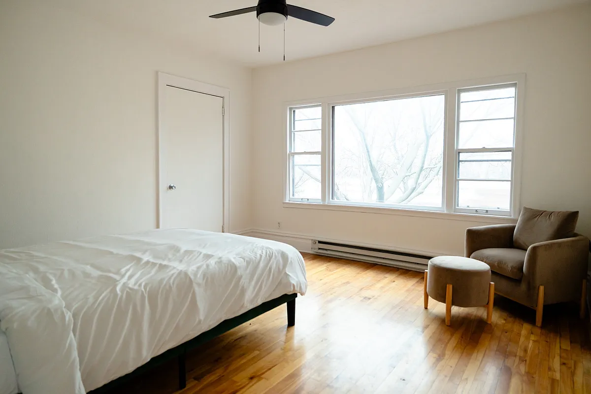 Building Photo - 1126 Jefferson St NE #2