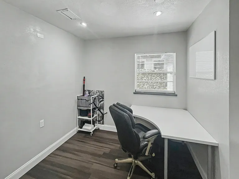 1204 E Lambright St #3 — Photo 19