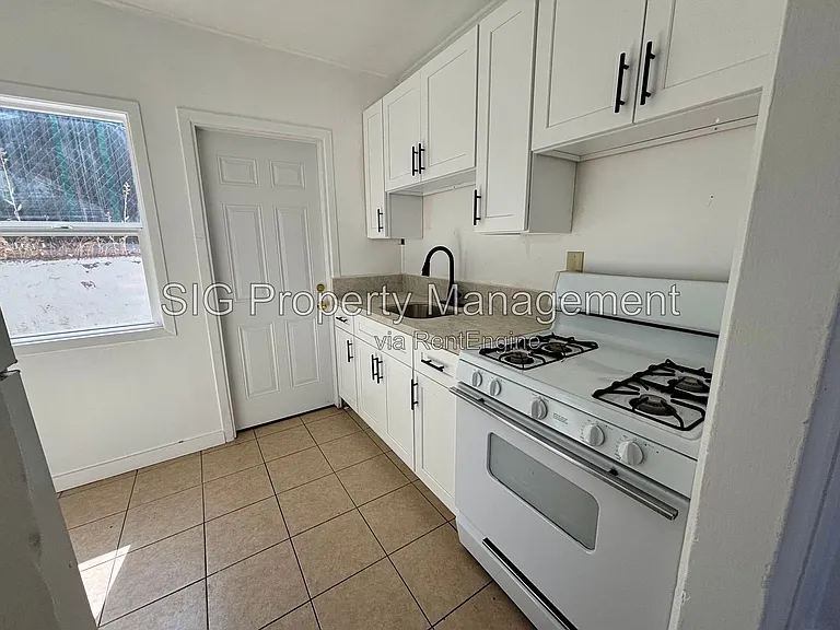 10156 Helendale Ave #1/4 — Photo 8