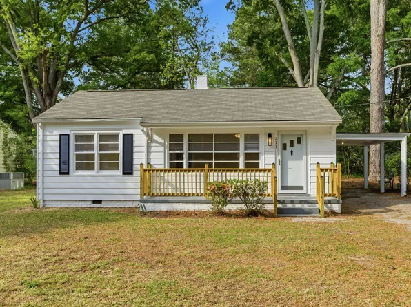 211 S Circle Dr, Rocky Mount, NC 27804