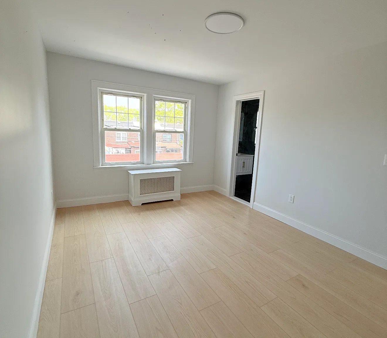 190th St, Fresh Meadows — Photo 4