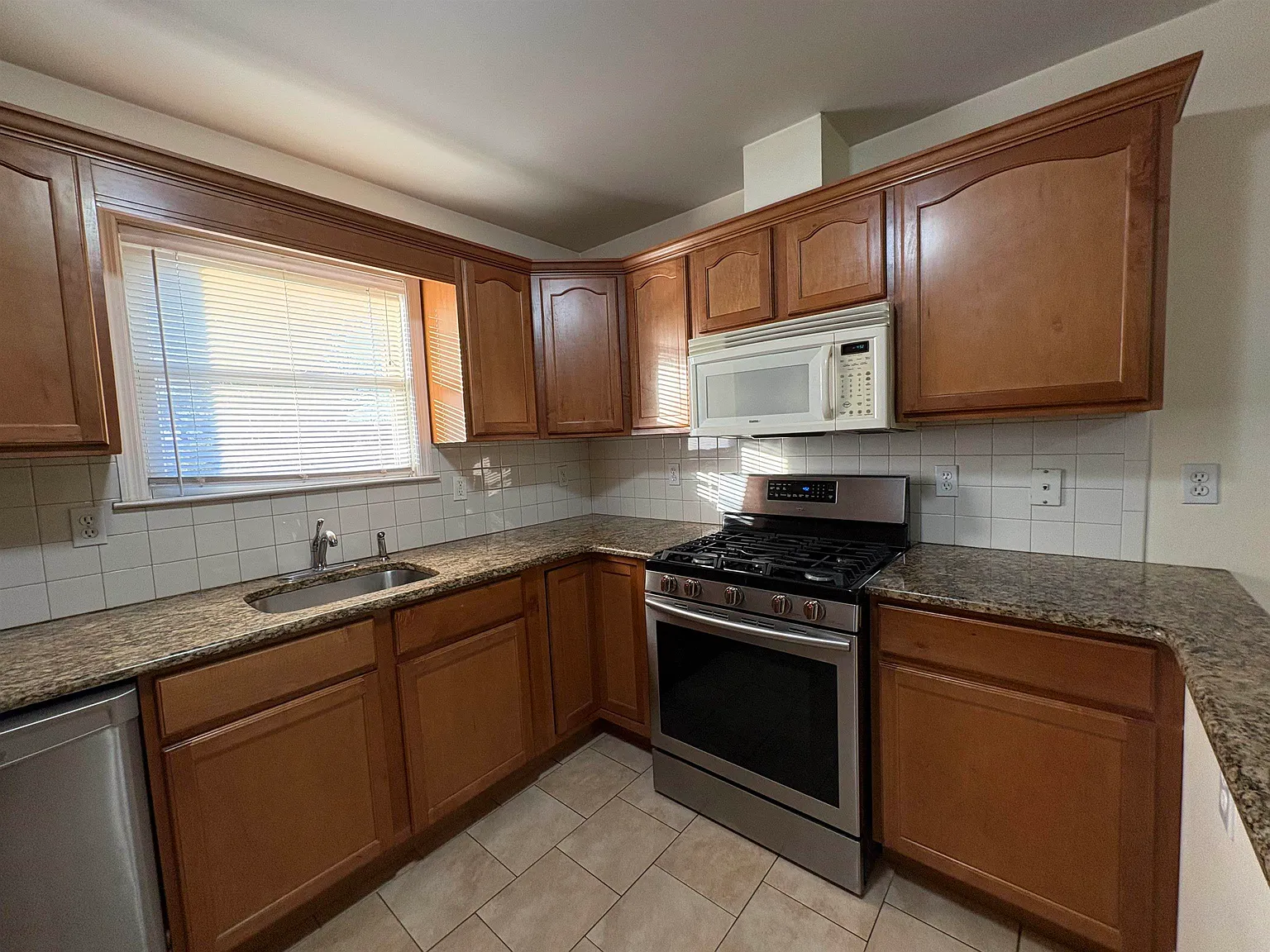 37 Reservoir Ave, Jersey City, NJ 07307 — Photo 4