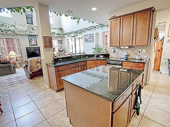 3rd image of 3606 Foxchase Dr