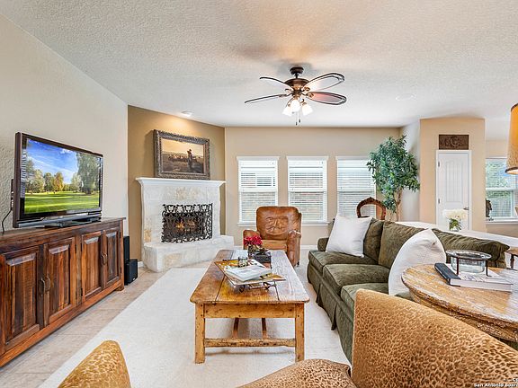 5th image of 152 CHISHOLM DRIVE