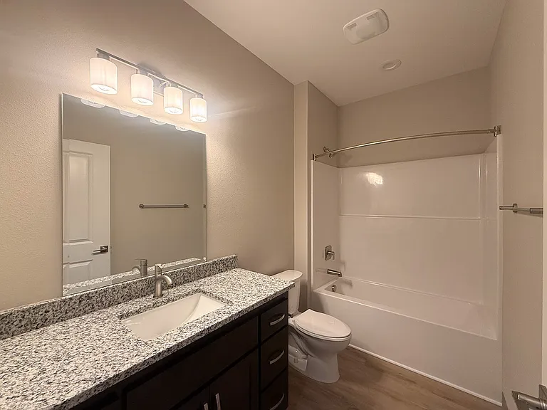 5534-5564 Skyline Rd S — Photo 146