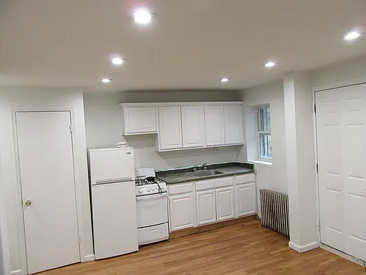 Rented by GFI Realty Services LLC | media 5