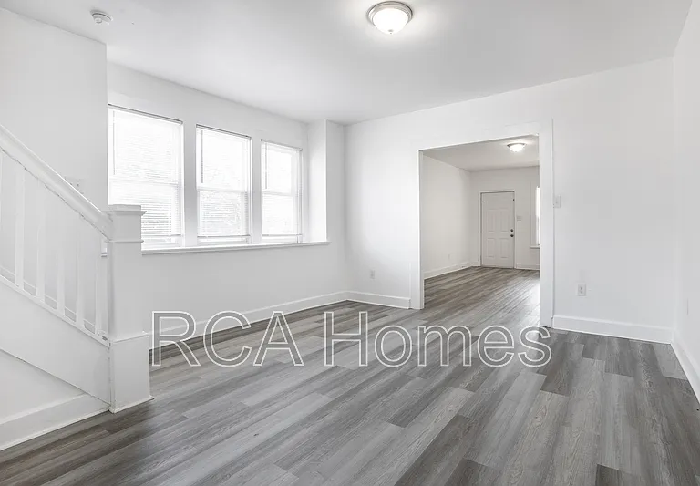 2960 N Park Ave — Photo 4