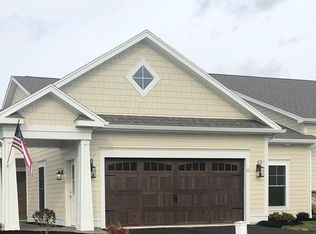 8 Skylight Trl, Pittsford, NY 14534