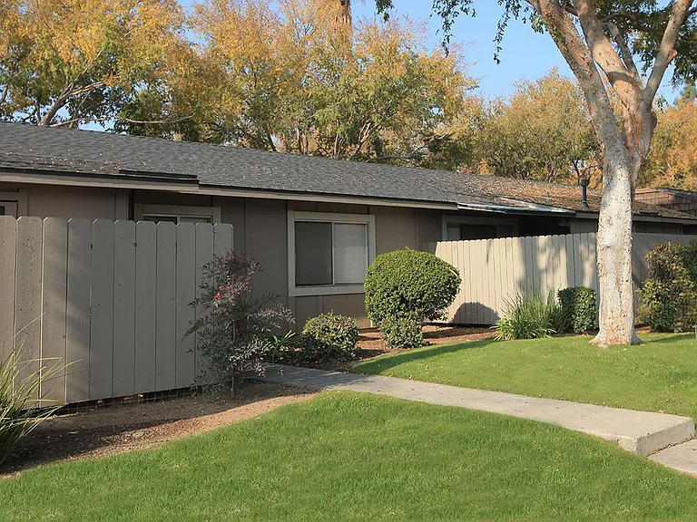 1050 Minnewawa Ave — Photo 32