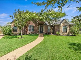 3703 Park Crest Dr, Bryan, TX 77802
