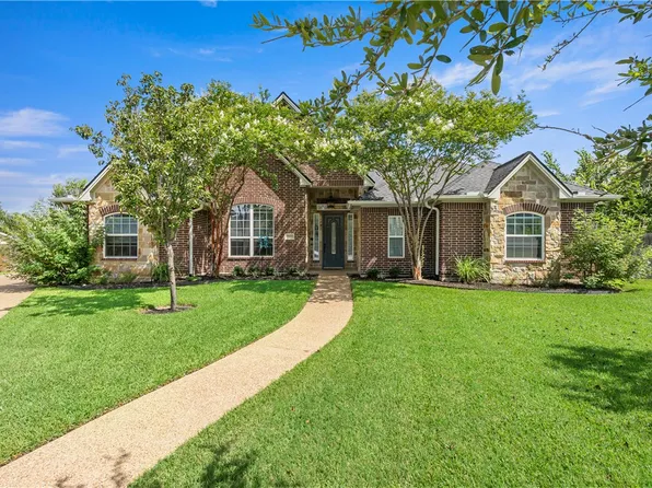 3703 Park Crest Dr, Bryan, TX 77802