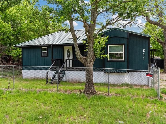 2nd image of 211 Kickapoo Trl