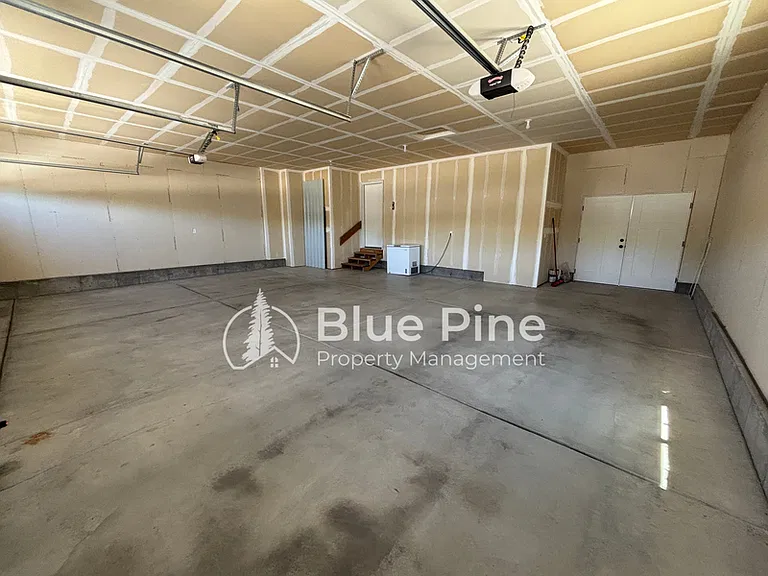6389 Maggie Dr — Photo 30