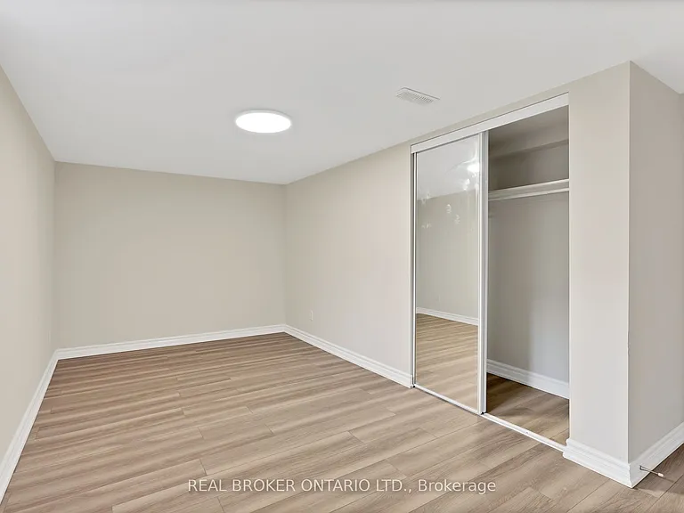 744 Olive Ave #BASEMENT — Photo 16