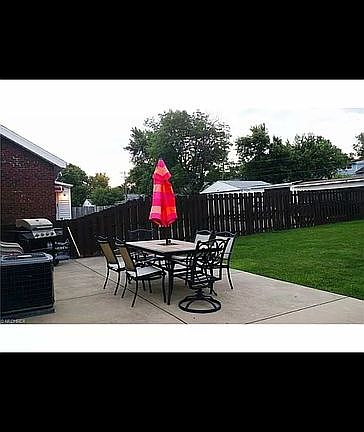 3rd image of 6615 Bradley Ave