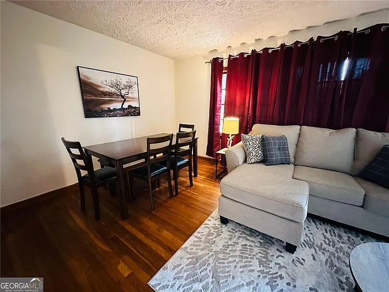6441 Dunmoor Dr — Photo 20