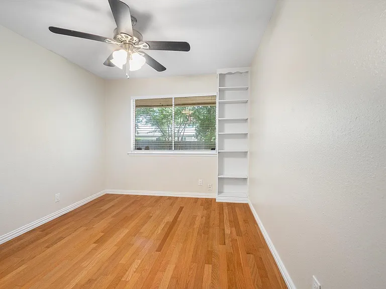 10102 Missel Thrush Dr — Photo 36