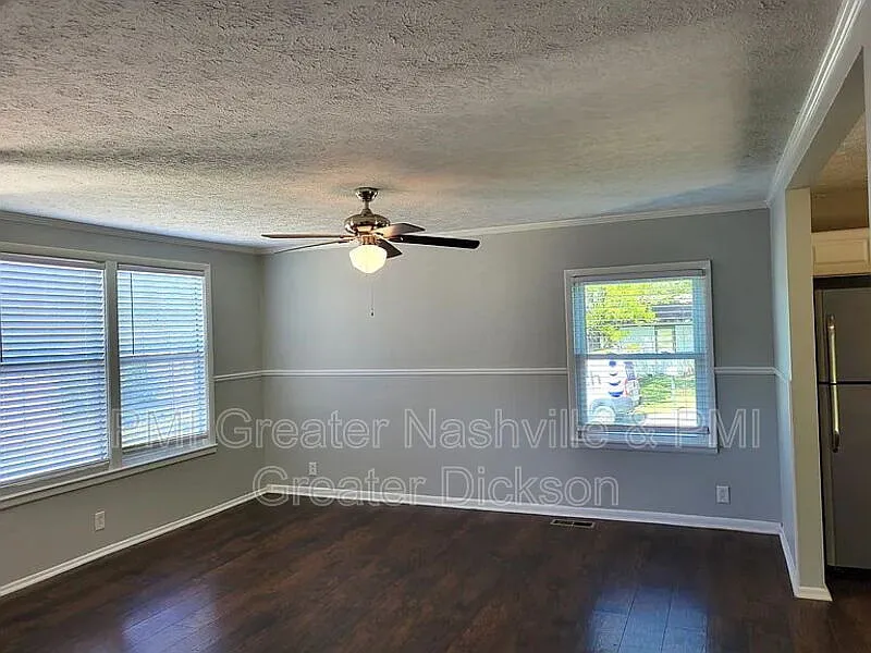 3 bed, 1.5 bath, 1040 sqft, $1,845 — Photo 3
