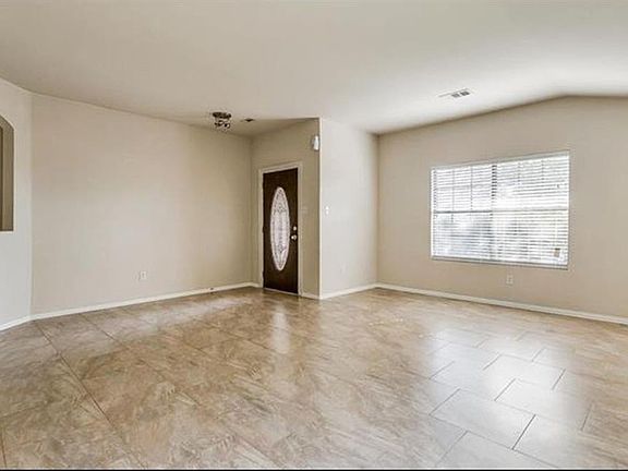 2nd image of 700 Bay Laurel Ln