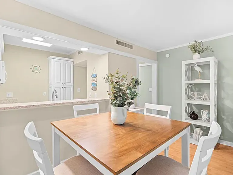 Dining table for 4 people
