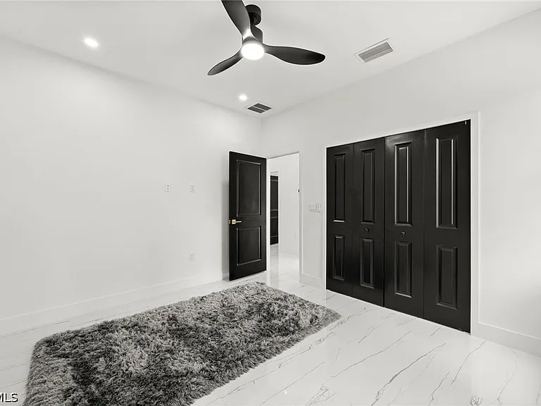 14 Truman Ave — Photo 31