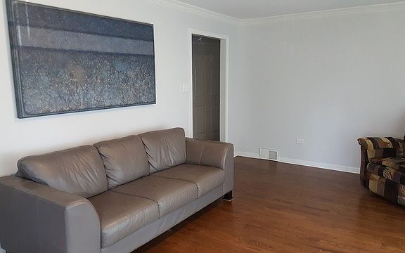 4th image of 924 S Lombard Ave