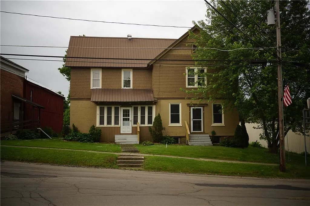 34 Main St photo 1