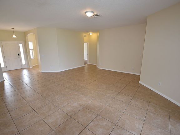 3rd image of 1399 SW Bougainvillea Ave