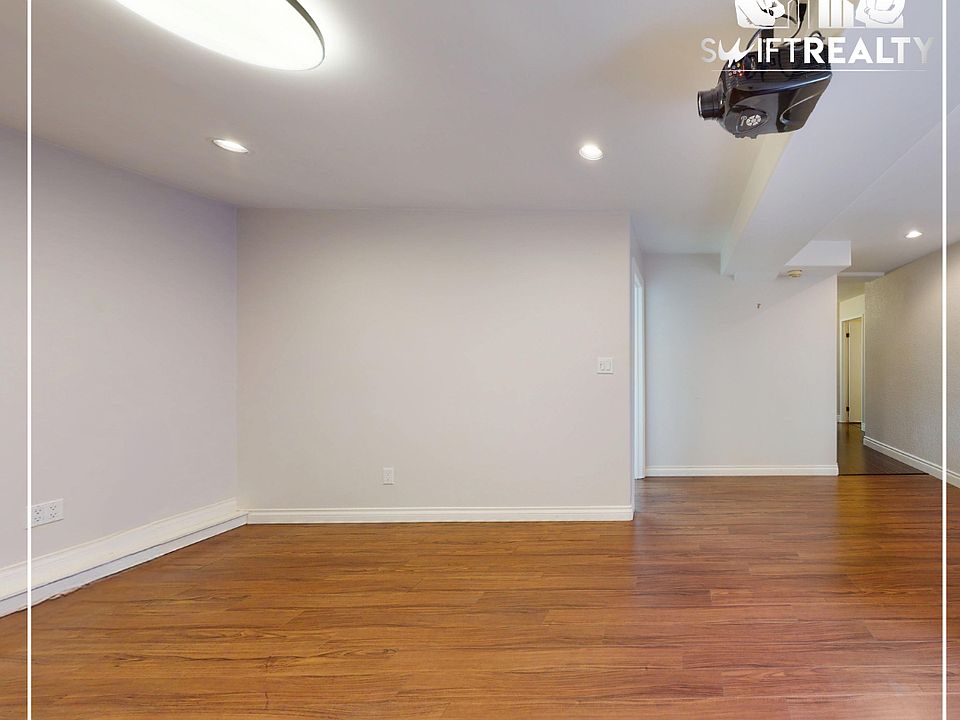 02_2090 Winslow Ave_Spacious Living Room LL_04112025