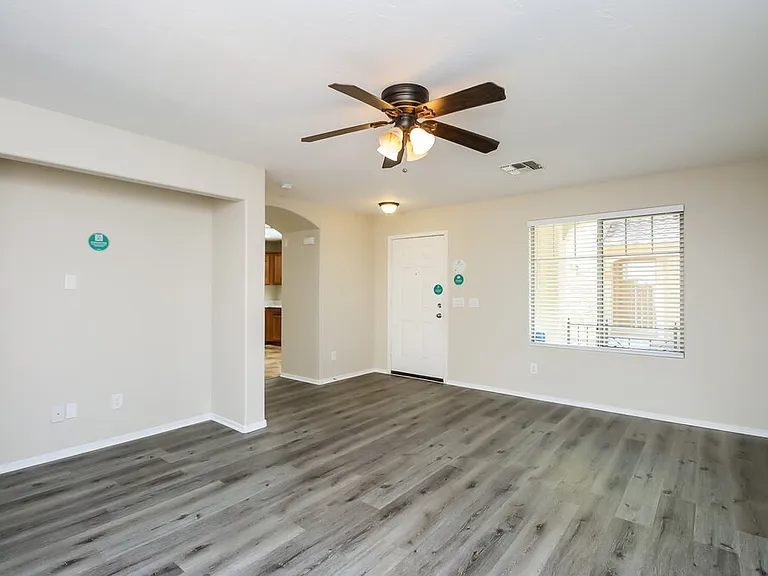 2451 E Vermont Dr — Photo 5