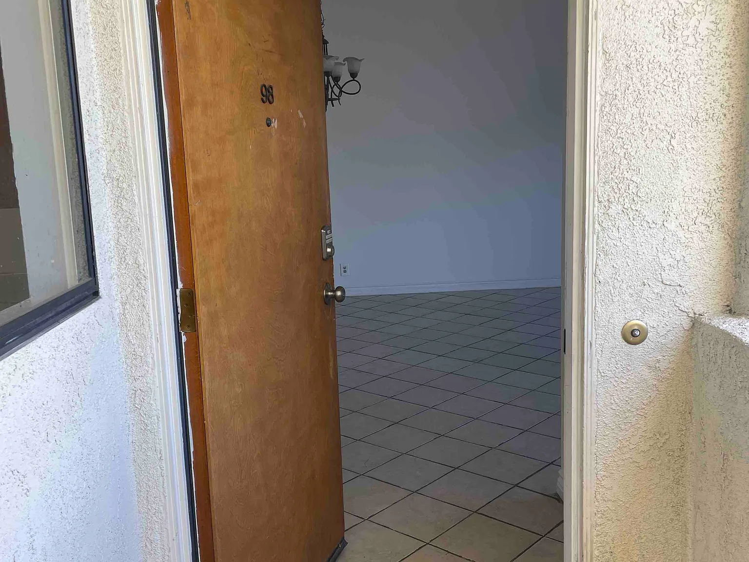 2 bed, 892 sqft, $2,000 — Photo 2