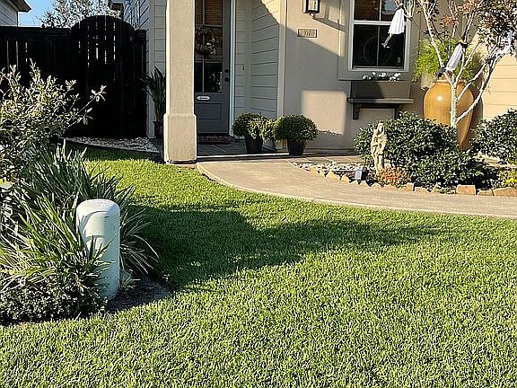 2nd image of 107 Summer Breeze Ln