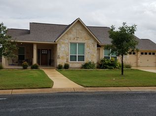 920 Hawthorn Ln, Fredericksburg, TX 78624