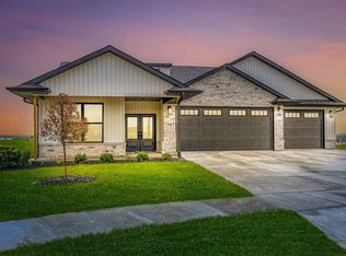1818 Green Oak Ct, Tiffin, IA 52340