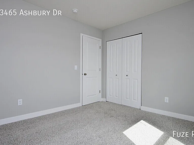 23465 Ashbury Dr — Photo 44