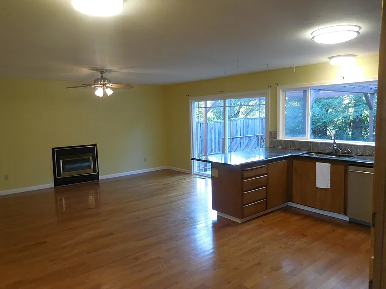 379 Firelight Dr — Photo 22