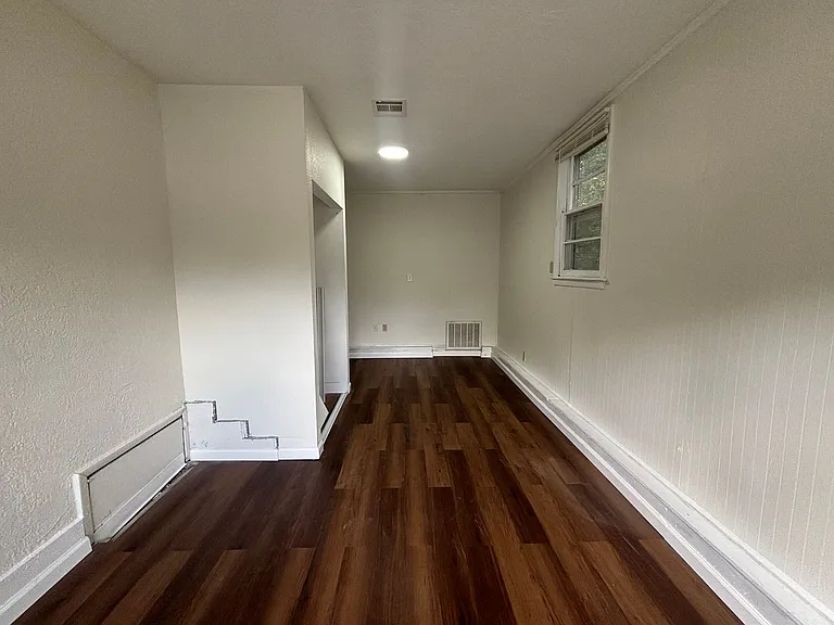 2527 S Hydraulic St — Photo 9