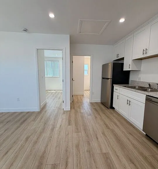 1321 N Normandie Ave #1/2 — Photo 2
