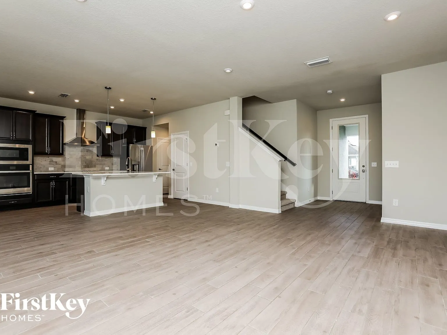 4 bed, 2.5 bath, 2031 sqft, $3,075 — Photo 3