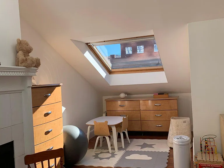 Upstairs Bedroom 1