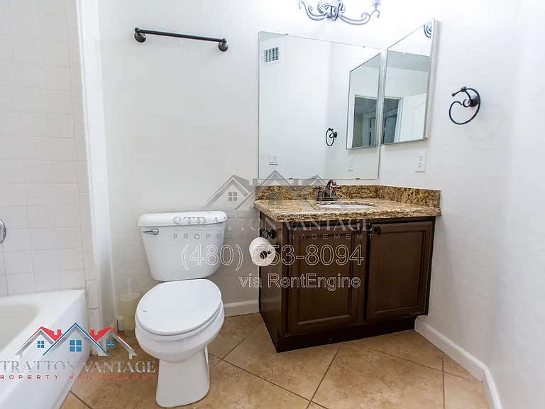 1231 N Layman St — Photo 28