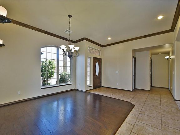 2nd image of 15304 Sugar Loaf Dr